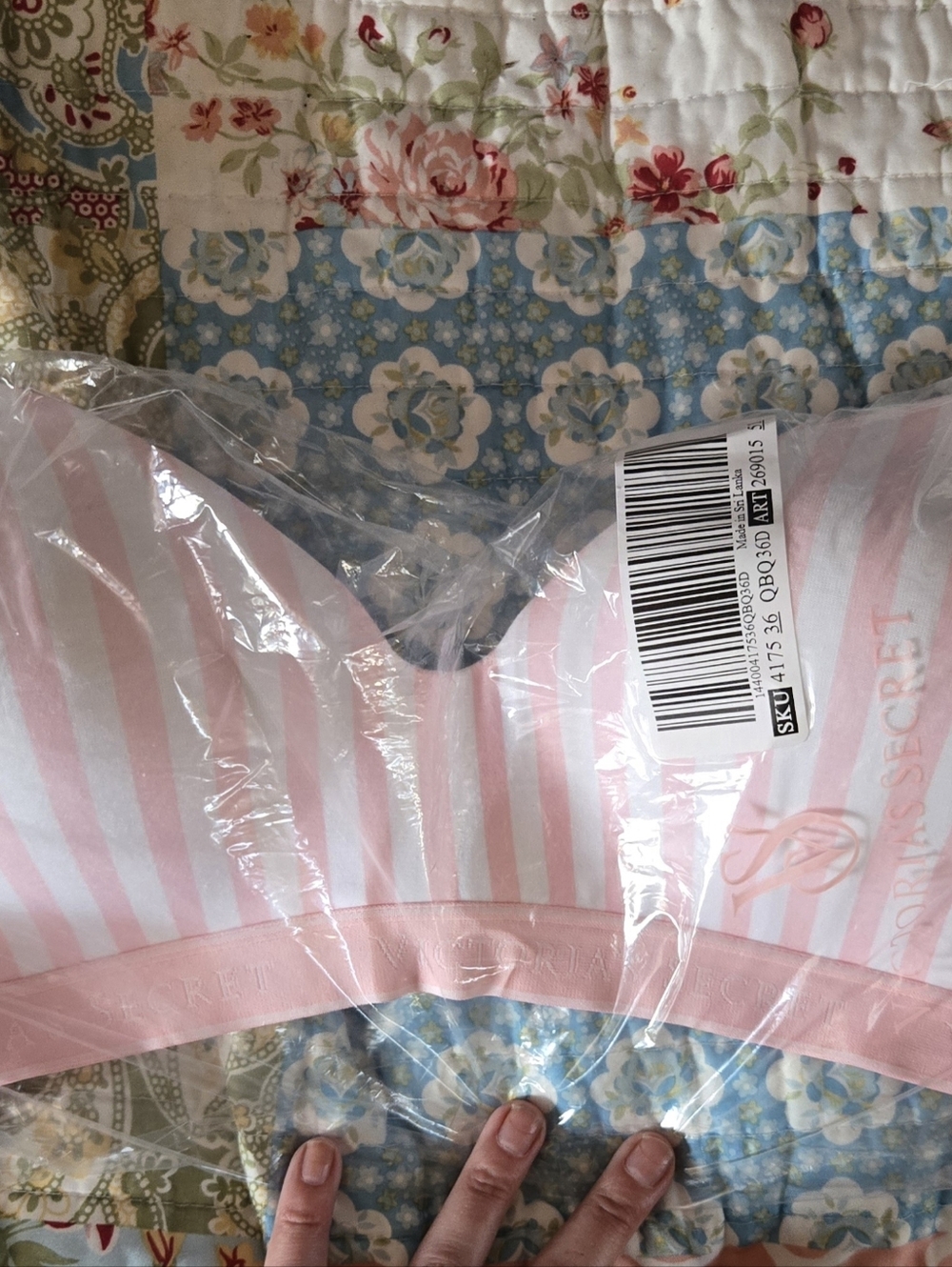 Victoria's Secret Pink and White Striped Scoop Wireless Bra 36D - Picture 2 of 4